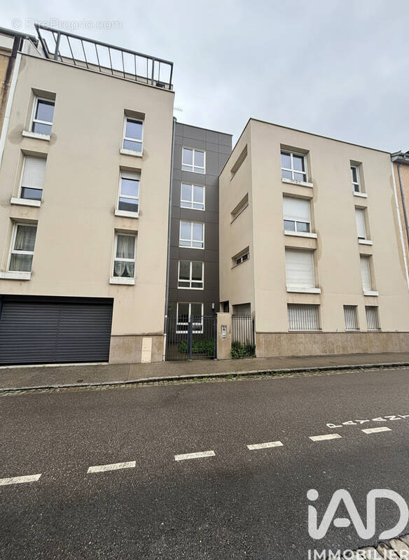 Photo 1 - Appartement à LYON-8E