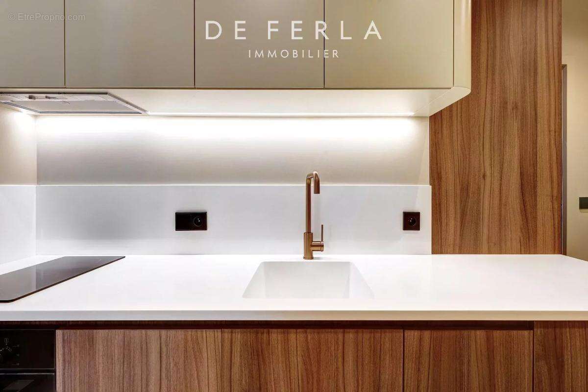 Appartement à PARIS-7E