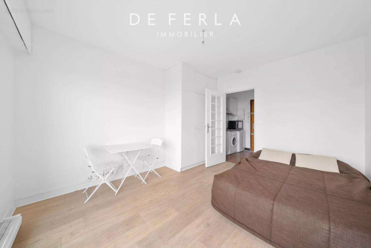 Appartement à PARIS-7E