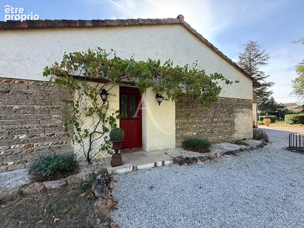Lisle-sur-Tarn . Domaine de charme d'exception (T6 + Gîte T3) - photo 10