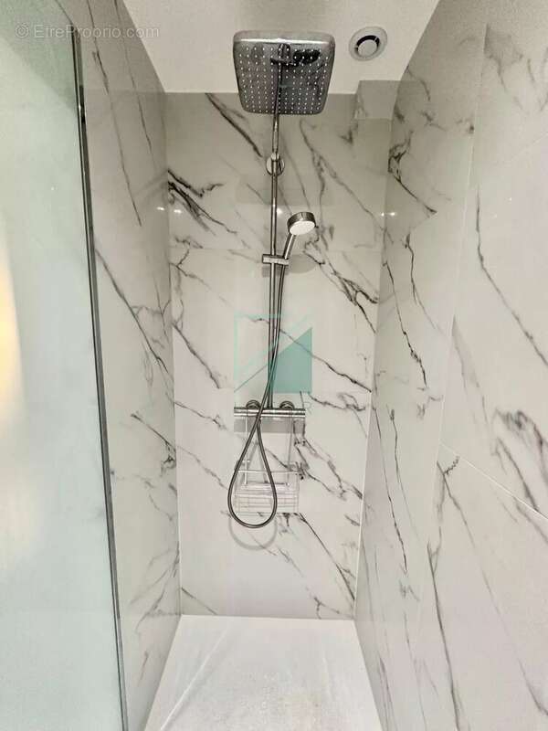 Appartement à PARIS-3E