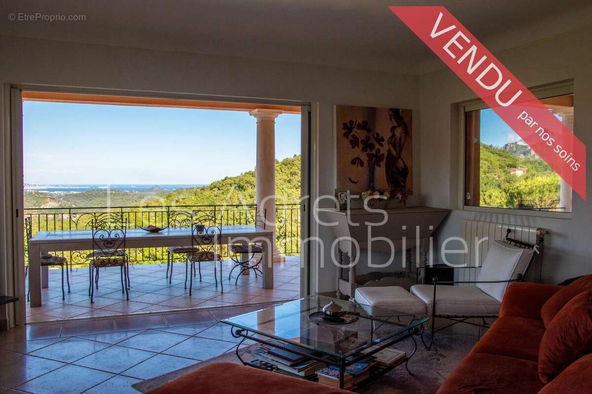 Maison à LES ADRETS-DE-L&#039;ESTEREL