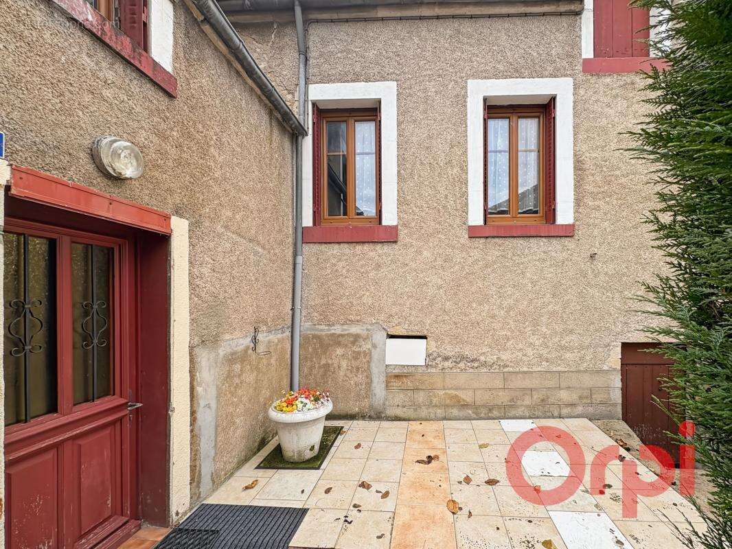 Maison à BRUERE-ALLICHAMPS