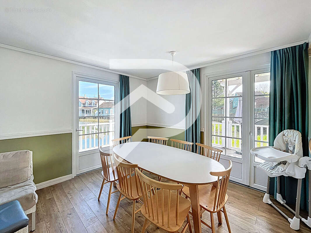 Maison à CHAMOUILLE