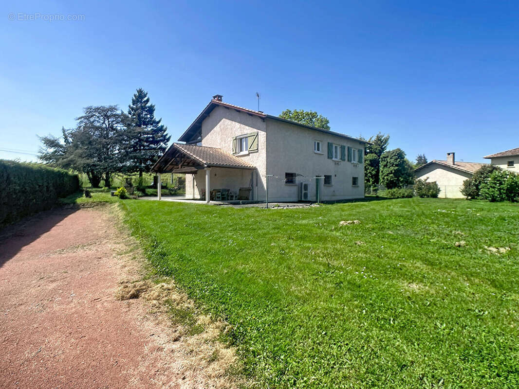 Maison à SAINT-JULIEN