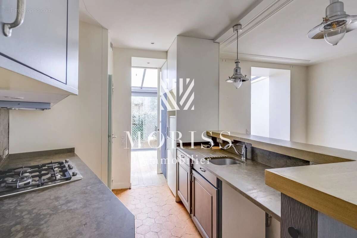 Appartement à PARIS-17E