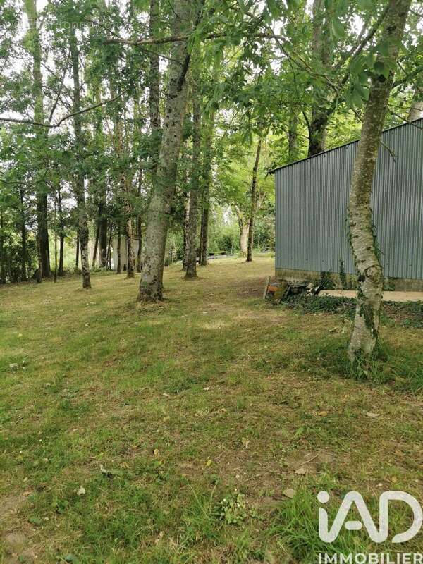 Terrain 11271 m² à Saint-Etienne-Du-Bois  - photo 4