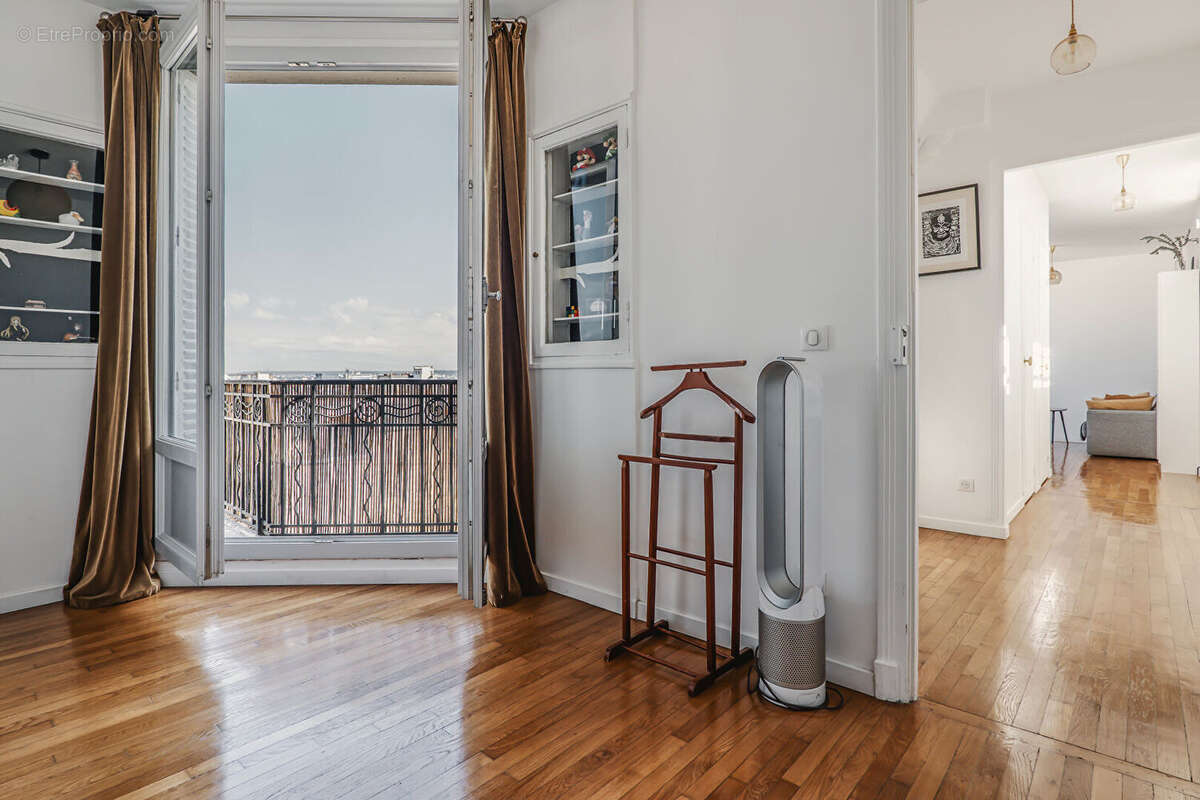 Appartement à PARIS-17E