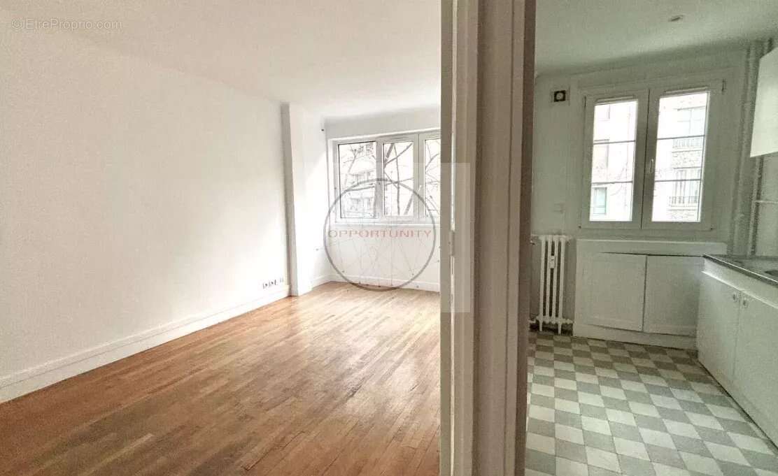 Appartement à PARIS-20E