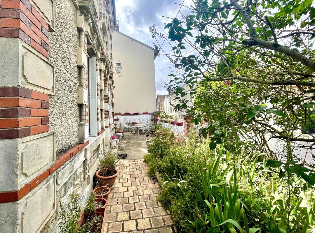 Maison 145 m² à Bourges  - photo 5