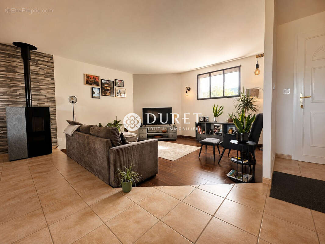 Maison 131 m² à La Bruffiere  - photo 2