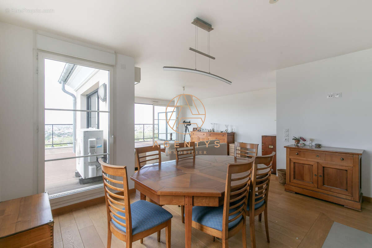 Appartement à CHENNEVIERES-SUR-MARNE