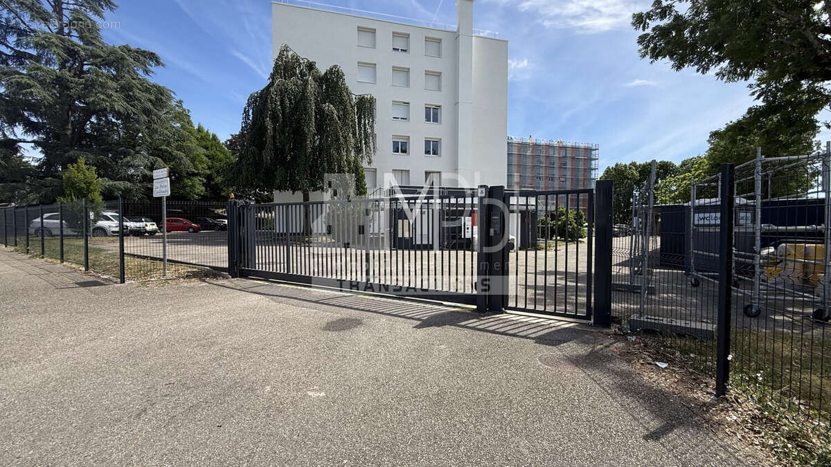 Appartement à PERONNAS