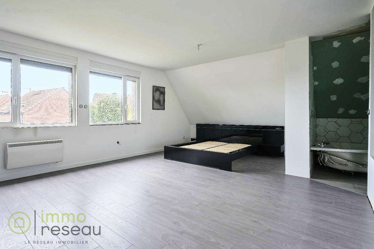 Maison à PECQUENCOURT