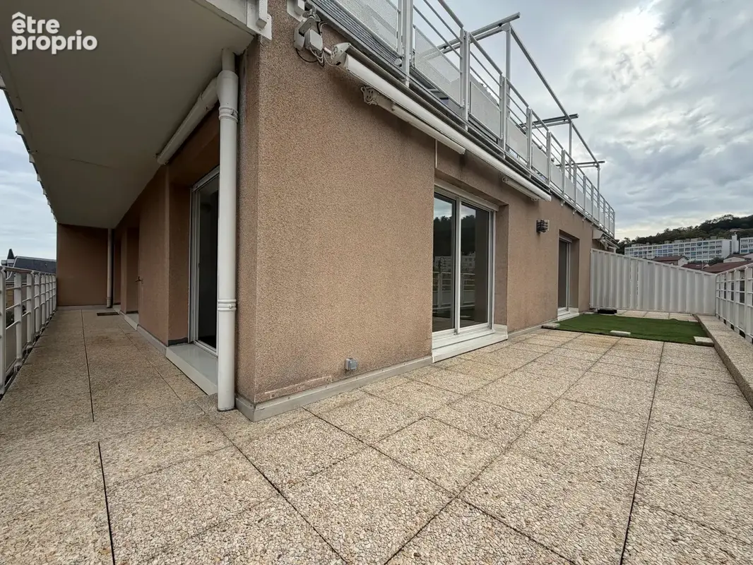 Superbe T3 avec terrasse Garage et vue - photo 4