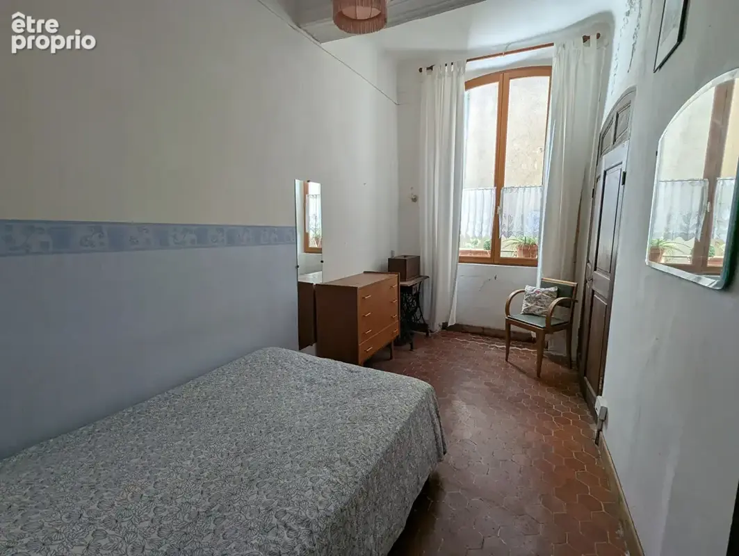 AUPS, charmant appartement situé au premier étage avec remise. - photo 4