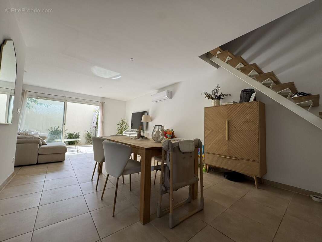 Maison à PERNES-LES-FONTAINES