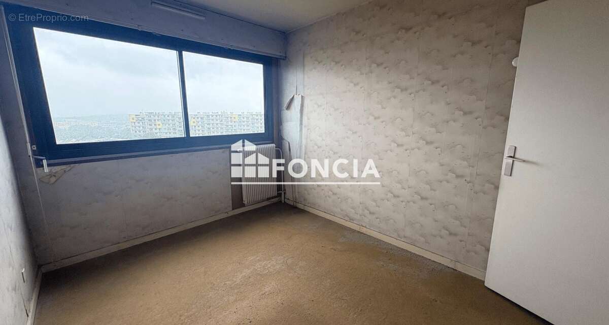 Appartement à FRESNES