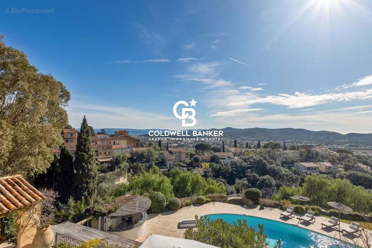 Maison à BORMES-LES-MIMOSAS