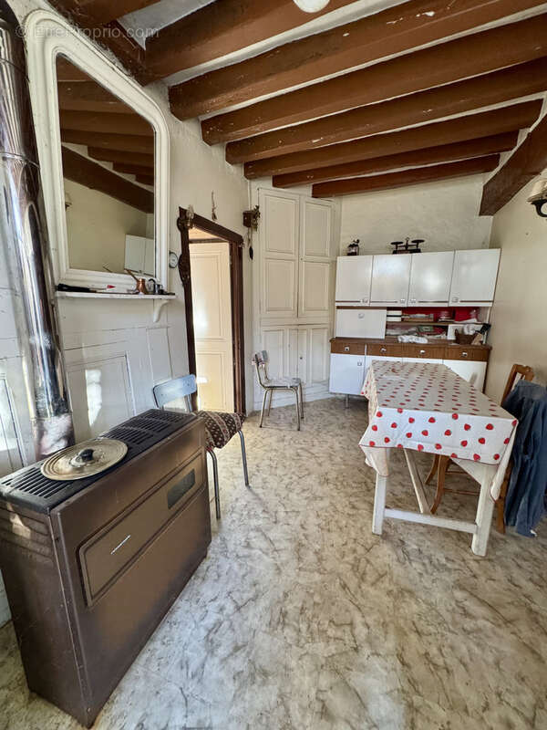 Maison à COURTEMPIERRE