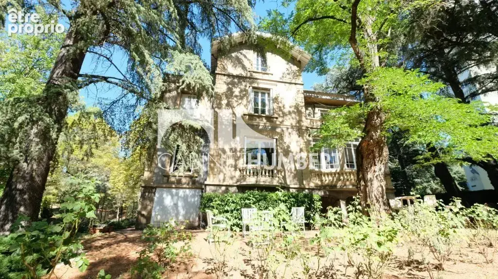 Maison 11 pièces 302 m² à vendre à Saint-Etienne (42000) - photo 2
