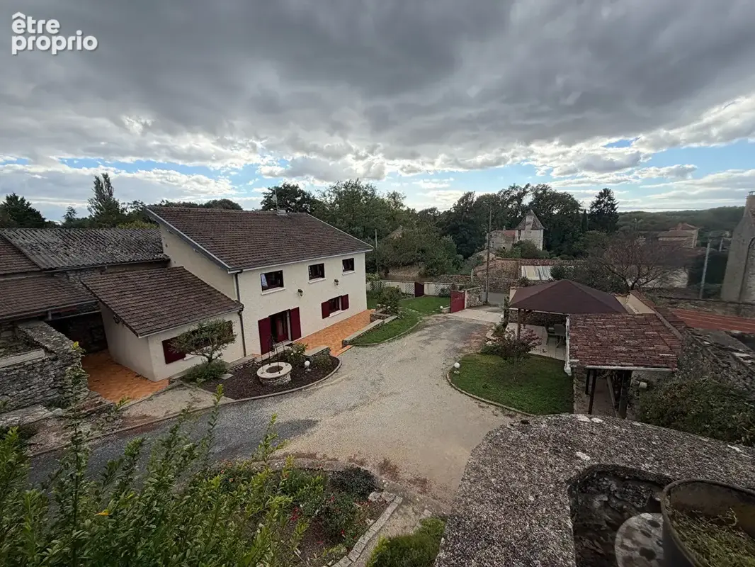 Aslonnes (86) - maison ancienne de charme de 207 m² - 4 chambres - dépendance - photo 24