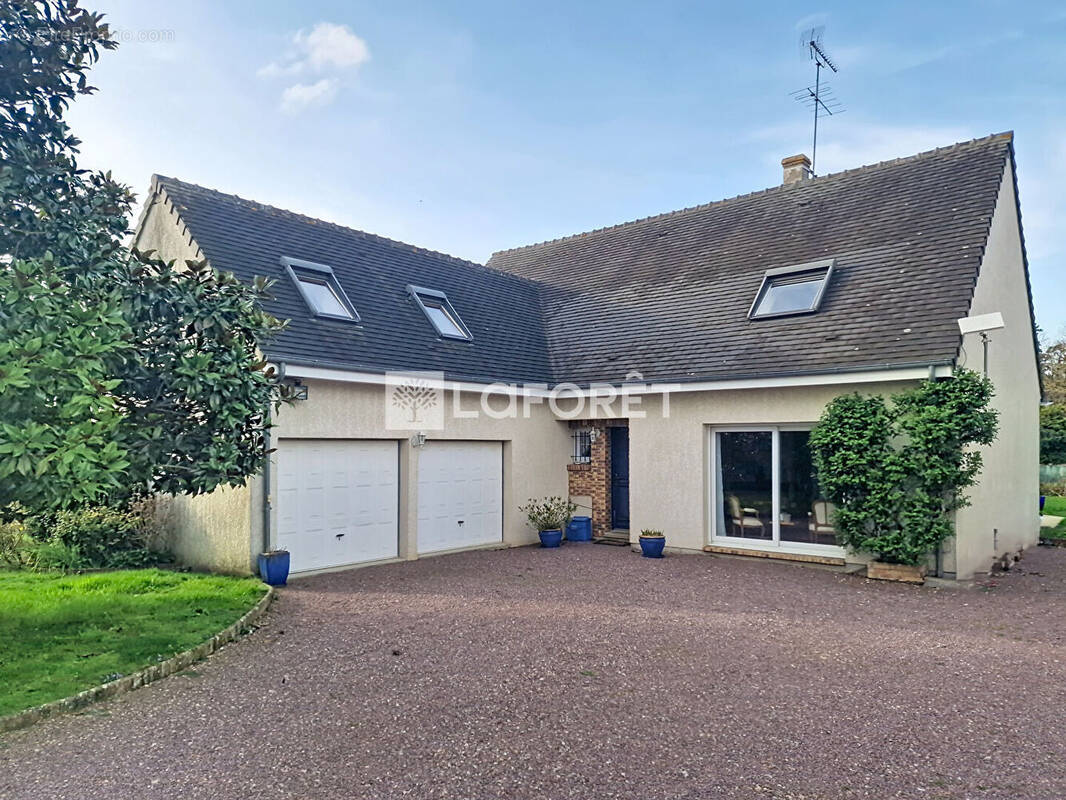 Maison à SAINT-SEBASTIEN-DE-MORSENT