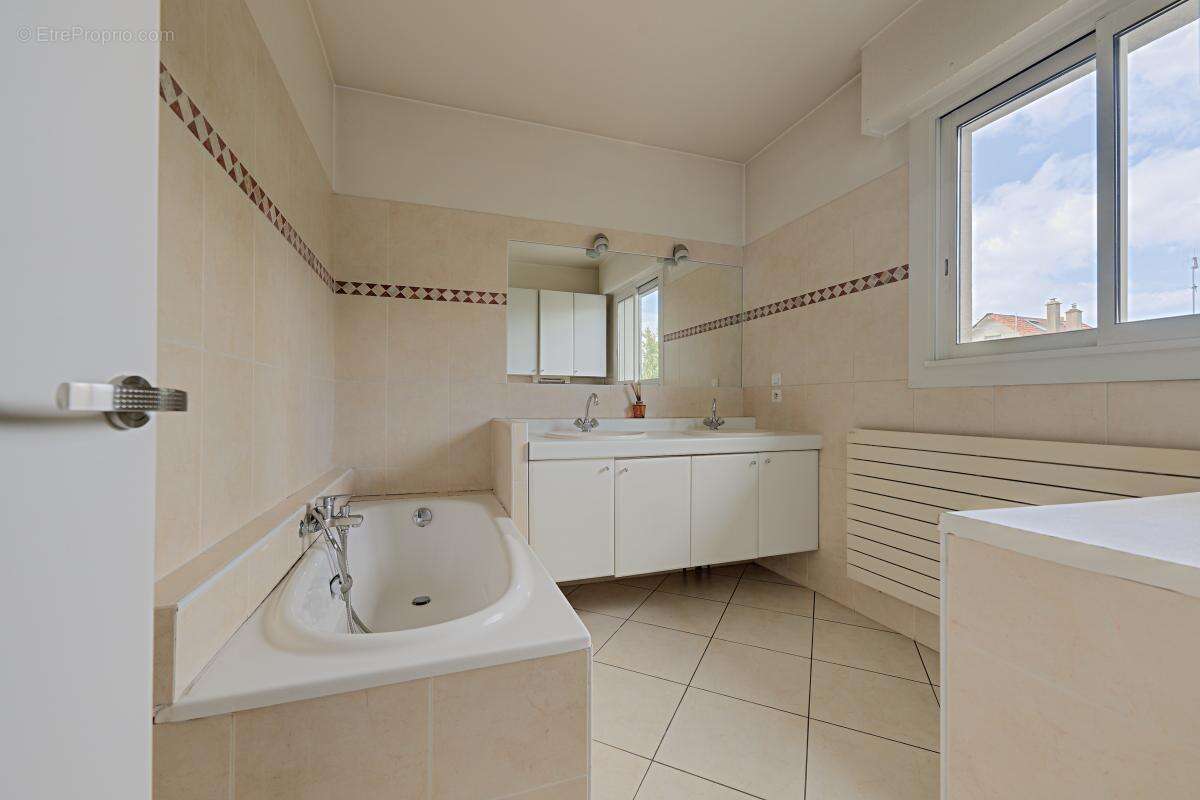 Maison à BOURG-LA-REINE