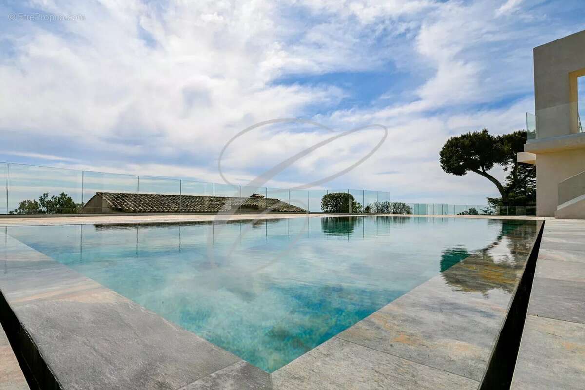 Maison à ROQUEBRUNE-CAP-MARTIN