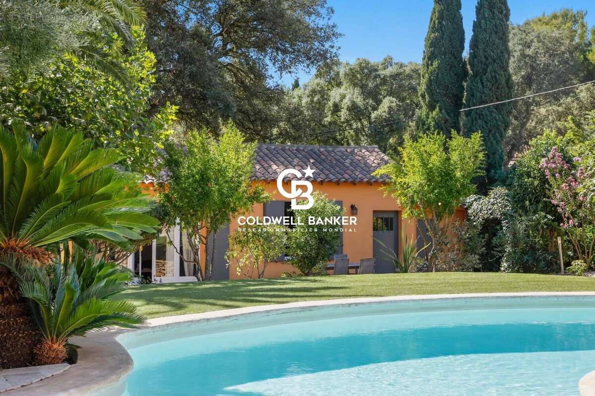 Maison à BORMES-LES-MIMOSAS