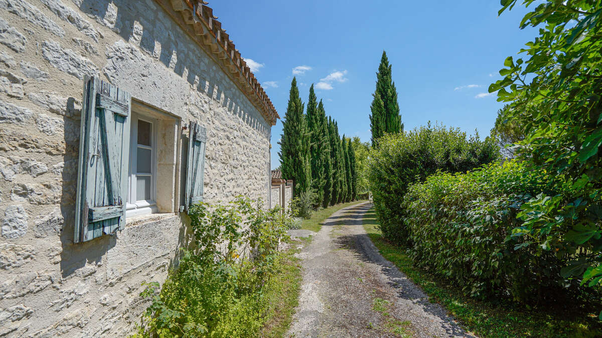 Maison à MONTCUQ