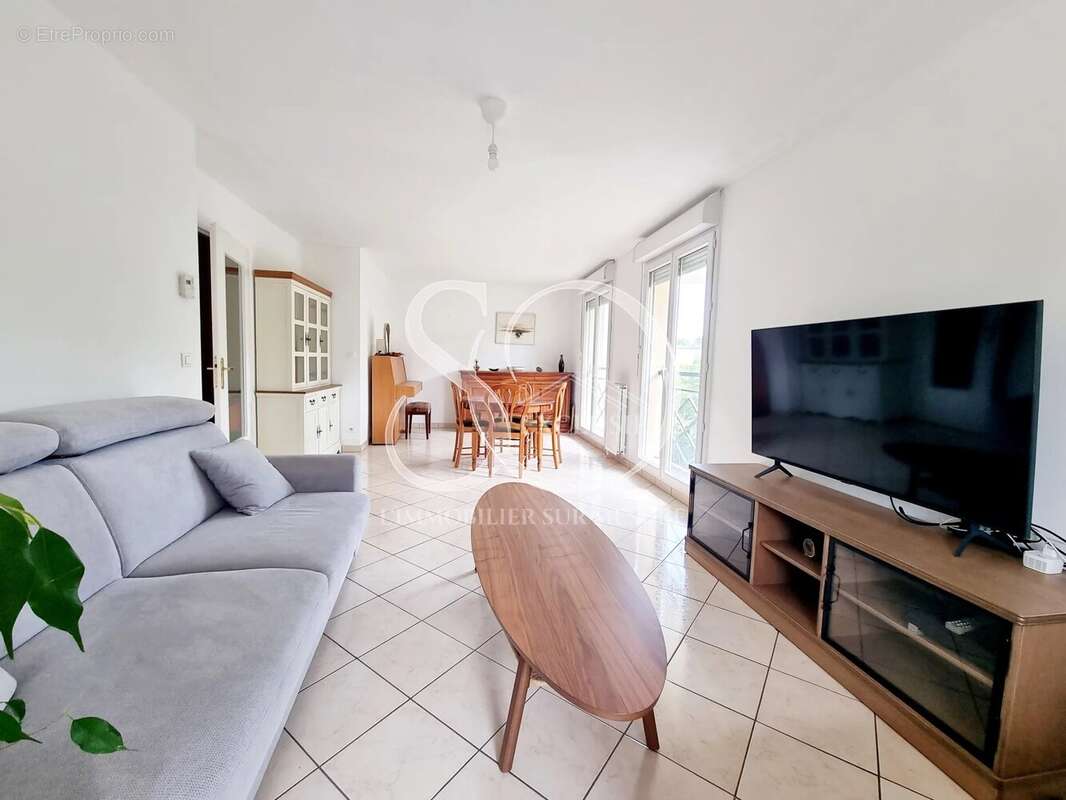 Appartement à VERNEUIL-SUR-SEINE
