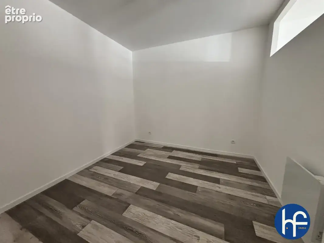 T3 rénové en rez-de-chaussée - photo 4