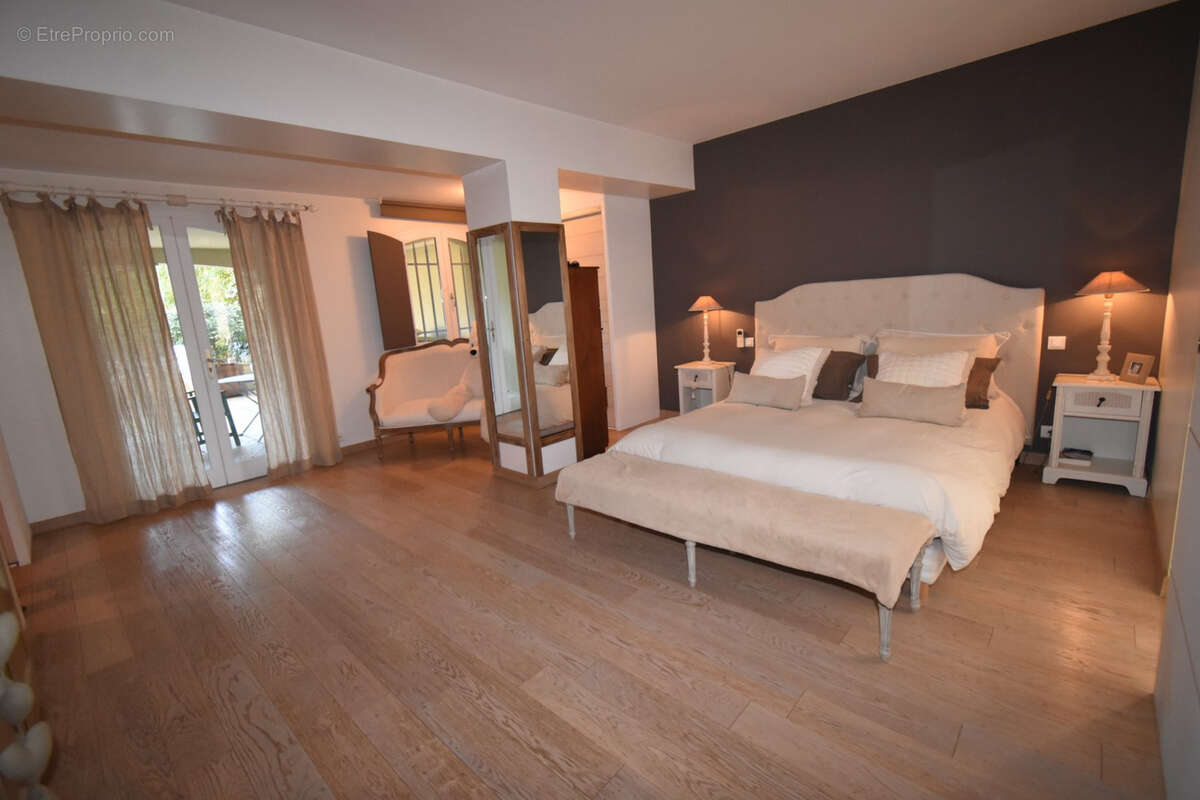 Maison à PLAN-DE-LA-TOUR