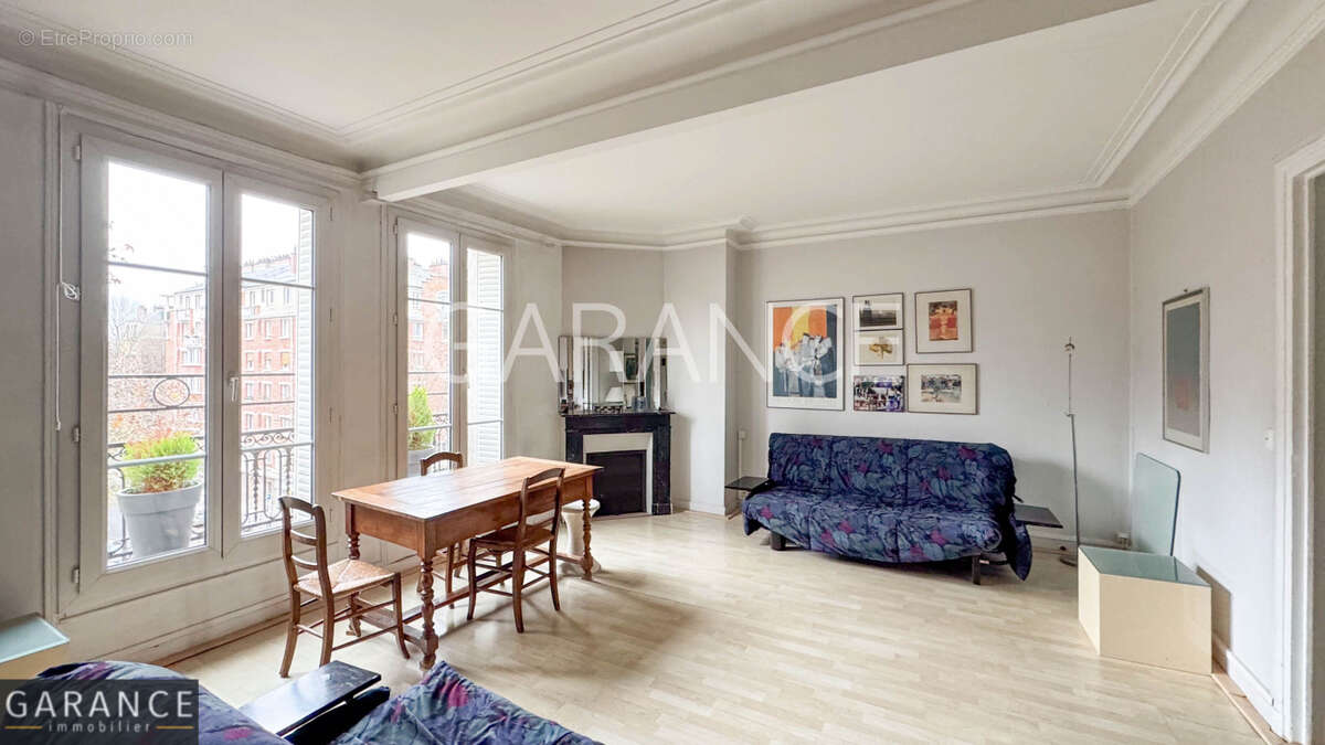 Appartement à PARIS-14E
