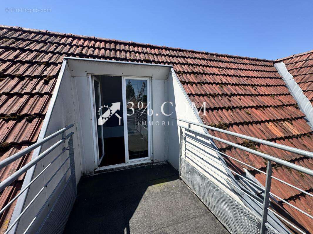 3%COM Grand triplex F5 de  156m2 au sol avec 4 chambres - photo 2