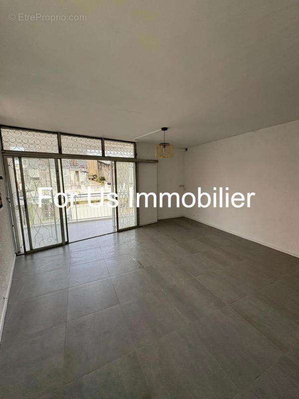 Appartement à POINTE-A-PITRE