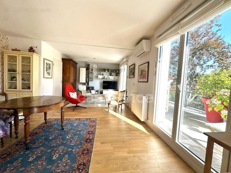 Appartement à SAINT-MAUR-DES-FOSSES