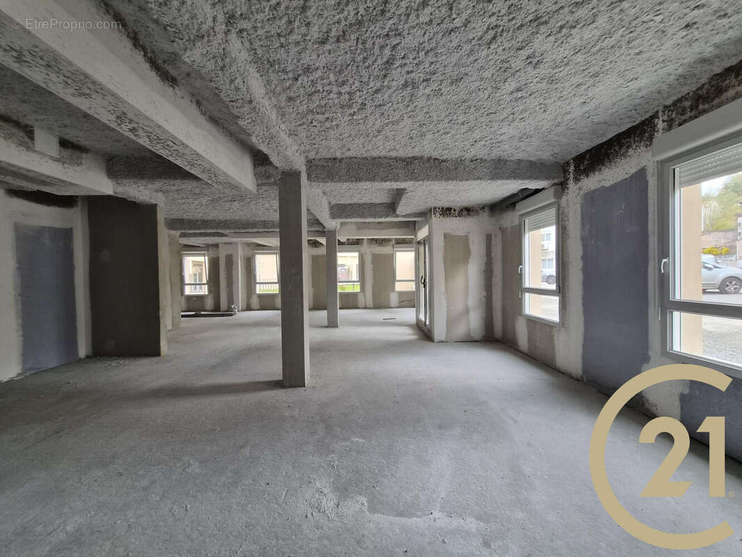 Commerce à SAINT-JUERY