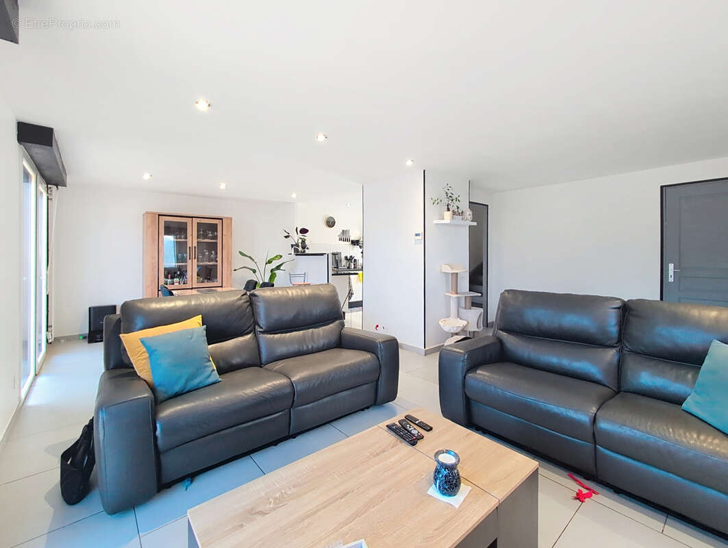 Maison semi-individuelle • 3 chambres • Garage • Jardin • 59264 Onnaing - photo 4