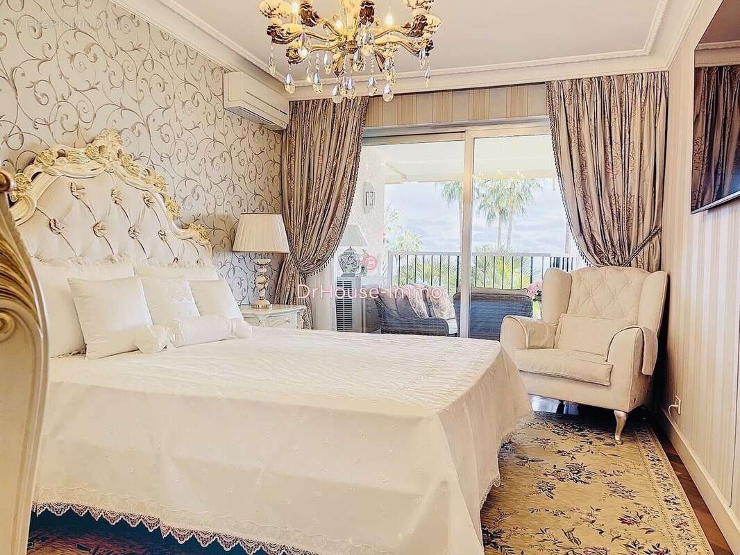 Appartement à VALLAURIS