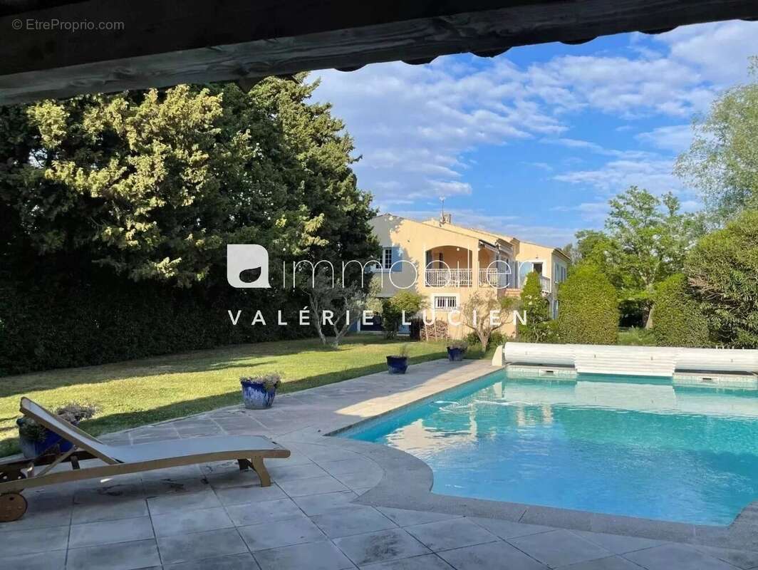 Maison à FONTVIEILLE