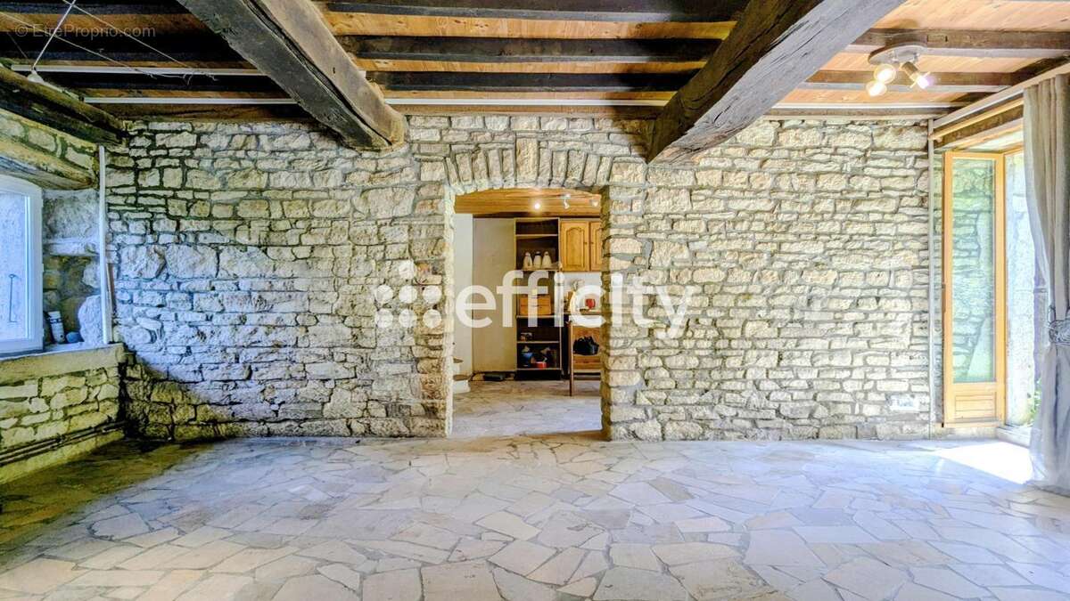 Maison 145 m² à Cruzille  - photo 5