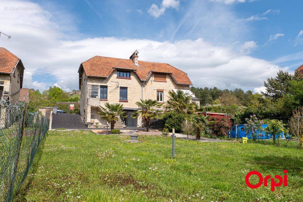 Maison à COUCY-LE-CHATEAU-AUFFRIQUE
