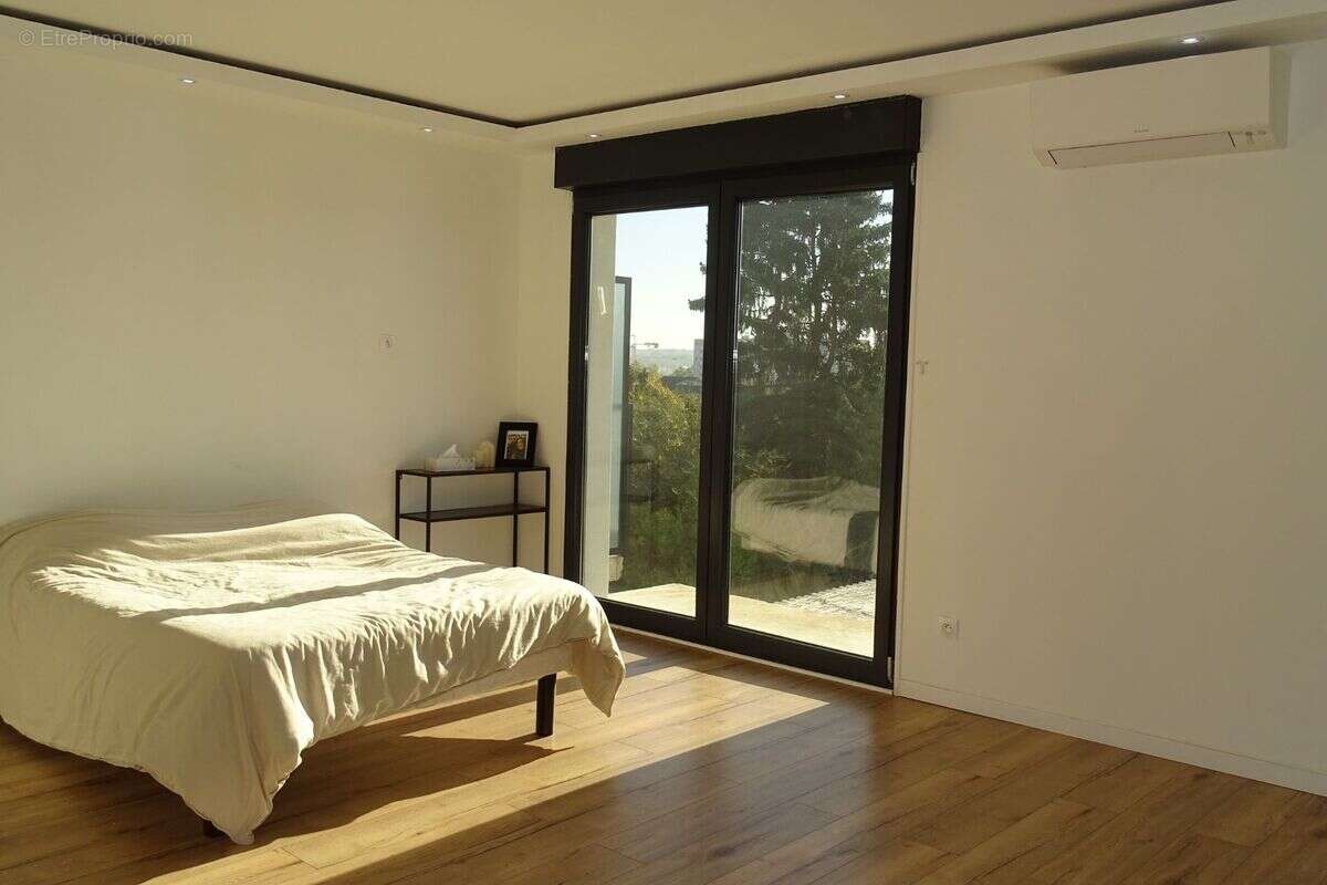 Maison à BONNEUIL-SUR-MARNE