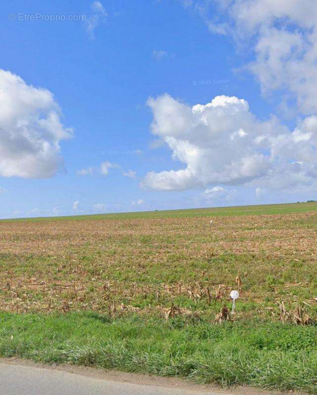 Terrain à DOMPIERRE-SUR-MER