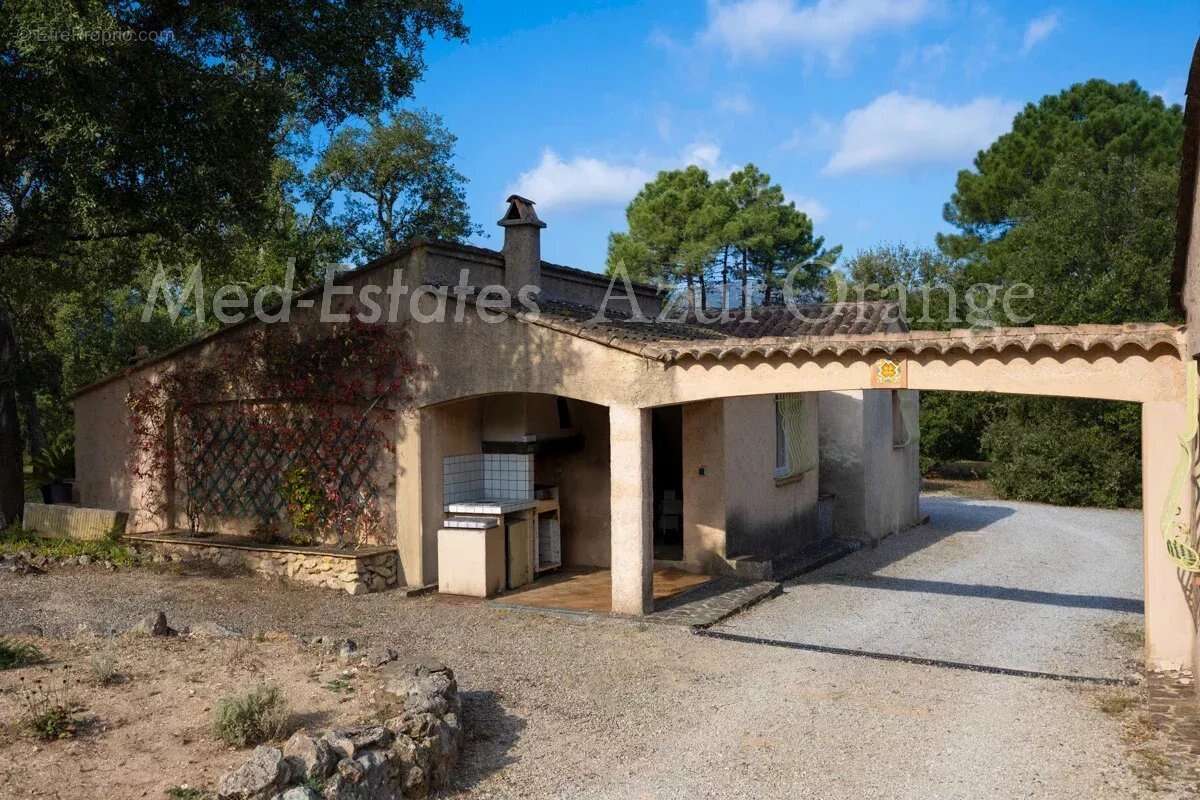 Maison à PLAN-DE-LA-TOUR