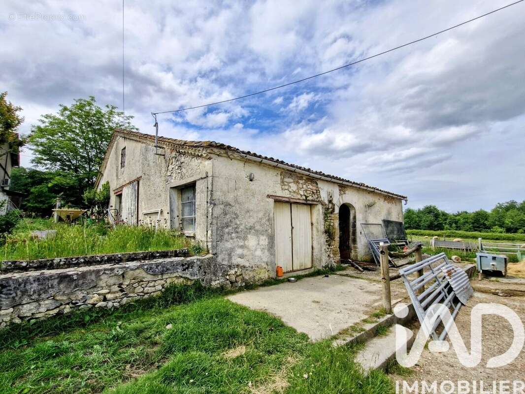 Maison 179 m² à Gageac-Et-Rouillac  - photo 5