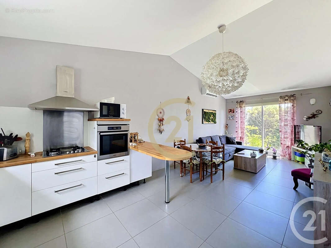Maison à GARRIGUES-SAINTE-EULALIE