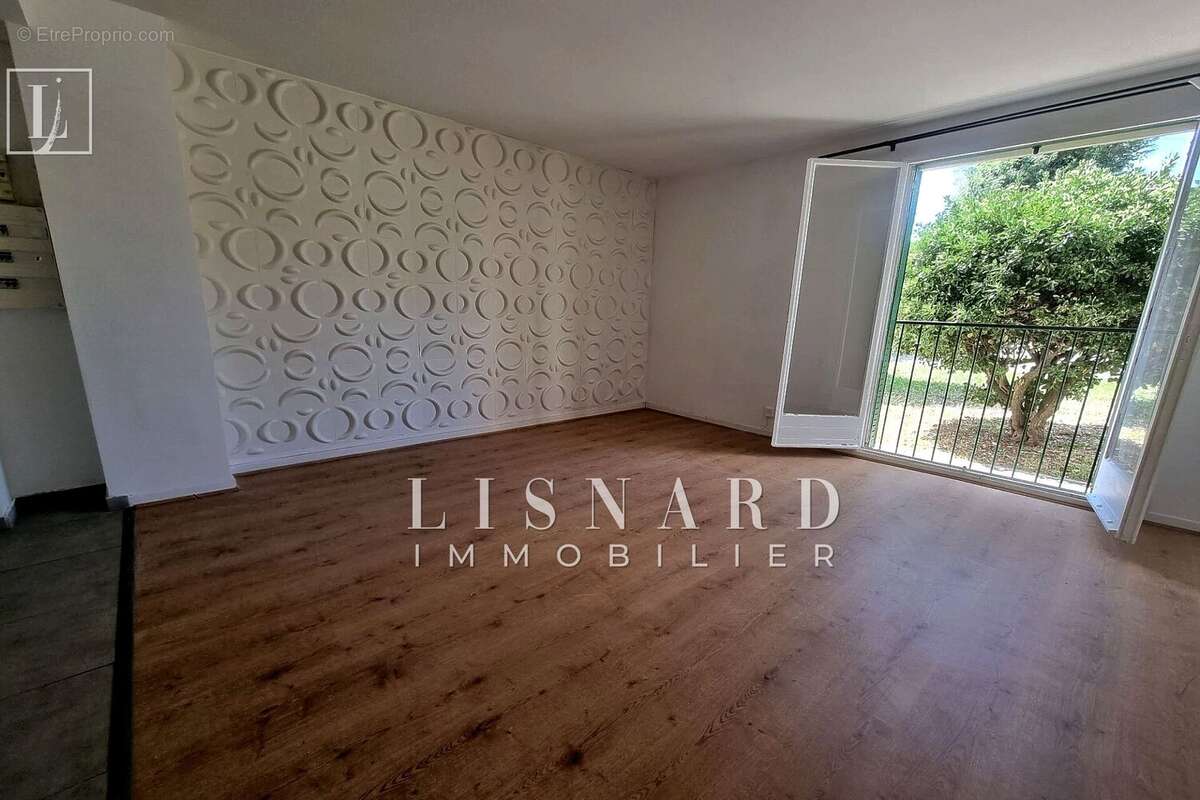 Appartement à VALLAURIS